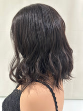 Load image into Gallery viewer, Jessie is a 14" length, small cap made with premium euro quality human hair