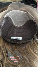 Load image into Gallery viewer, Bridget preorder 10x11 whopper style topper
